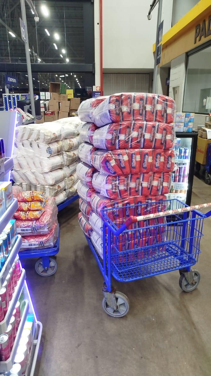 Doação de Nickole Kaefer assegura ceia de Natal a famílias migrantes atendidas pela Embaixada Solidária